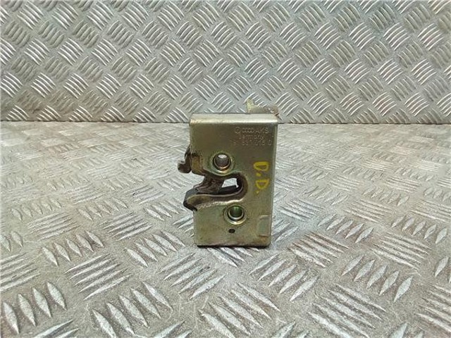 Zamek drzwi przednich prawych 191837016C VAG