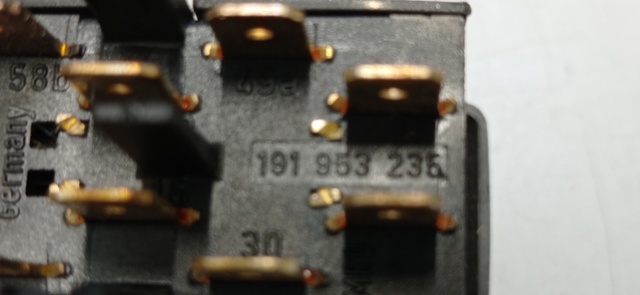 Przycisk włączania światła awaryjnego 191953235 VAG