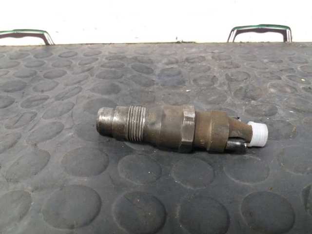 Rozpylacz wtrysku diesla 198477 PEUGEOT