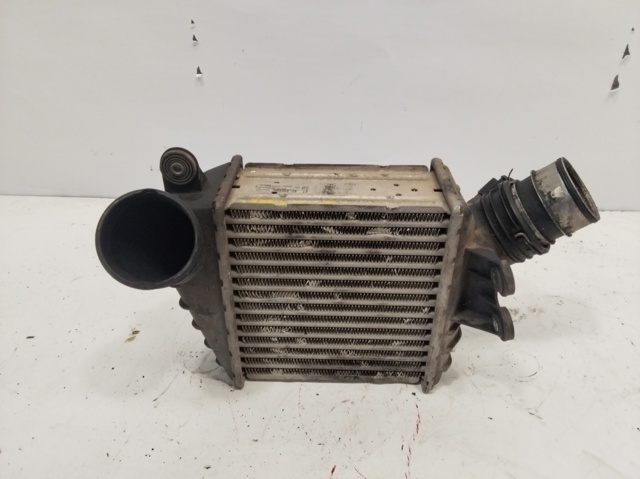 Chłodnica intercoolera 1C0145803 VAG