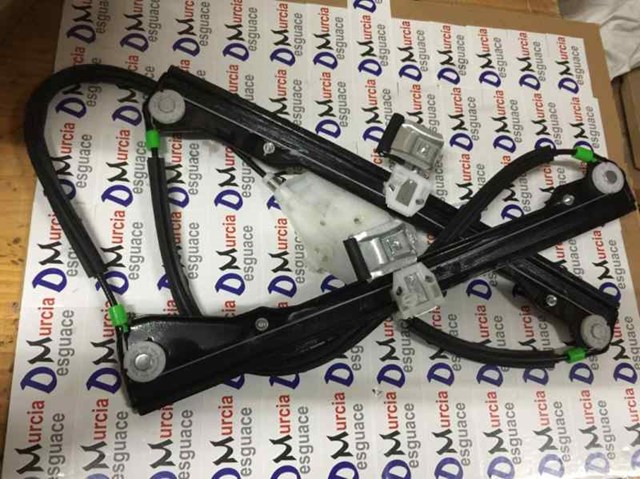 Mechanizm podnoszenia szyby drzwi przednich prawych 1C0837656C VAG