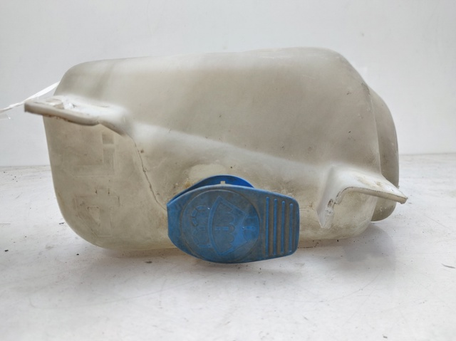 Zbiornik spryskiwaczy Volkswagen Vento