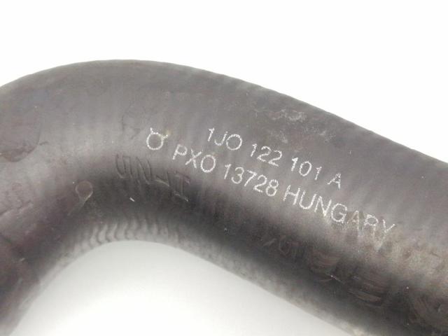 Przewód (króciec) chłodnicy górny 1J0122101A VAG