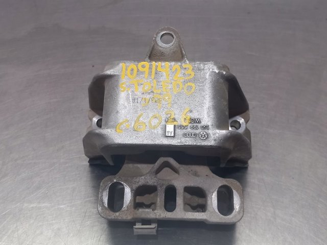 Poduszka (podpora) silnika lewa 1J0199555 VAG