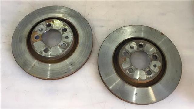 Tarcza hamulcowa przednia 1J0615301R VAG