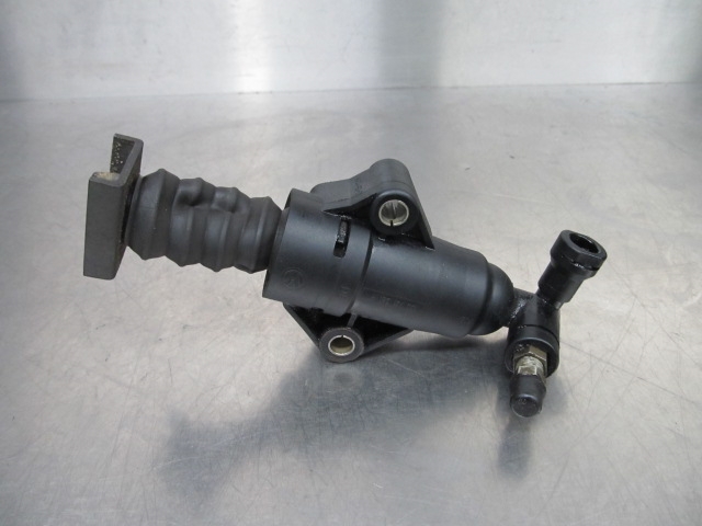 Cylinder roboczy sprzęgła 1J0721261 VAG