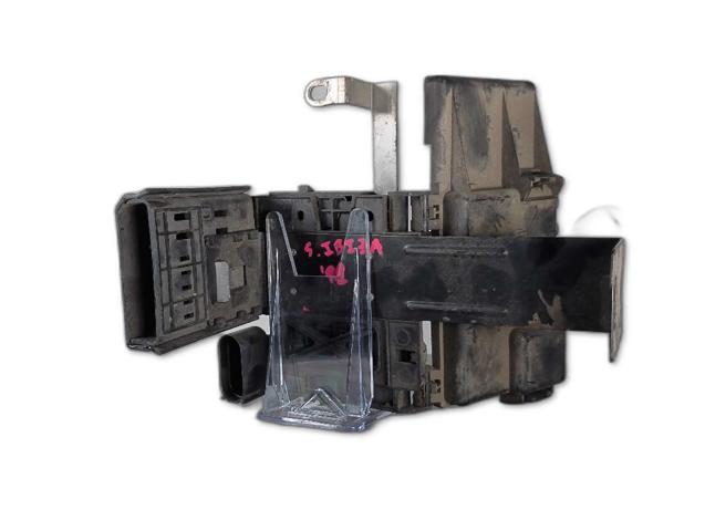 Skrzynka bezpieczników Volkswagen Polo 3 6KV2