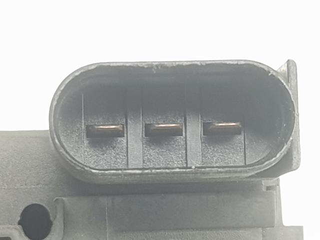 Skrzynka bezpieczników Volkswagen Golf 4 1J1