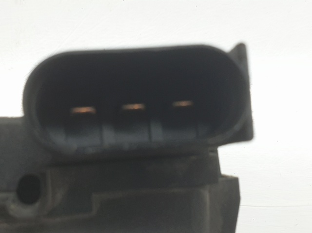 Skrzynka bezpieczników Volkswagen Golf 4 1J1