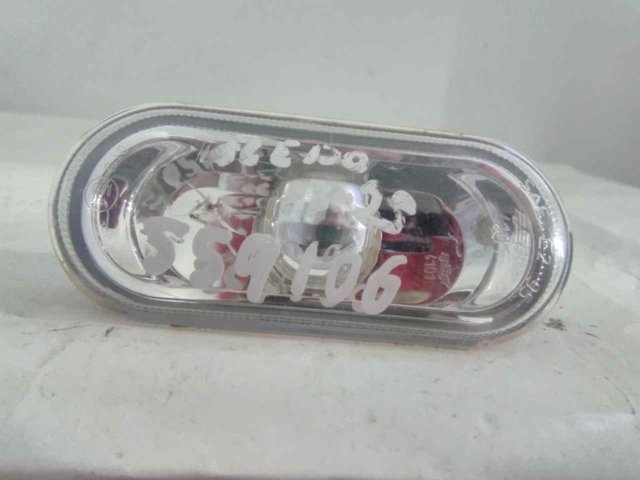 Powtarzacz kierunkowskazu na błotniku 1J0949117 VAG