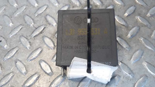 Przekaźnik sterownika wycieraczek 1J0955531A VAG