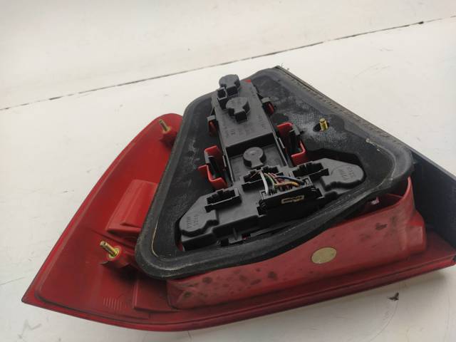 Lampa zespolona tylna prawa 1J5945096AA VAG