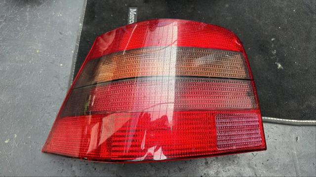 Lampa zespolona tylna lewa 1J6945095S VAG