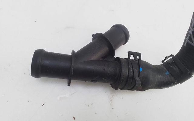 Kołnierz układu chłodzenia (trójnik) 1K0121087Q VAG