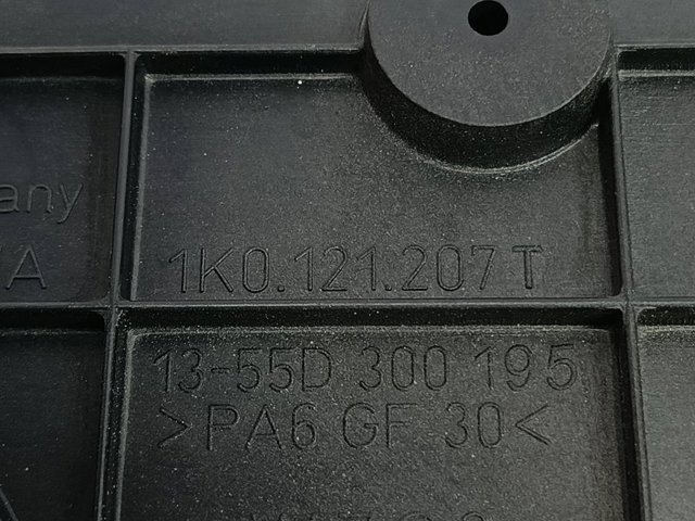 Dyfuzor chłodnicy 1K0121207T VAG