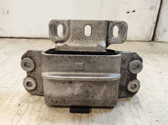 Poduszka (podpora) silnika lewa 1K0199555AC VAG