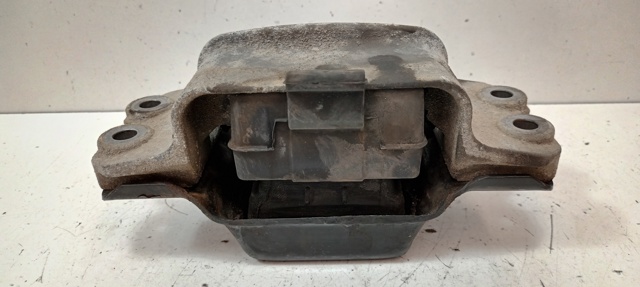 Poduszka (podpora) silnika lewa 1K0199555T VAG