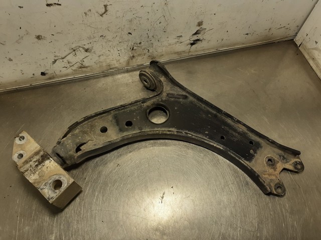 Wahacz zawieszenia przedniego dolny prawy 1K0407190E VAG