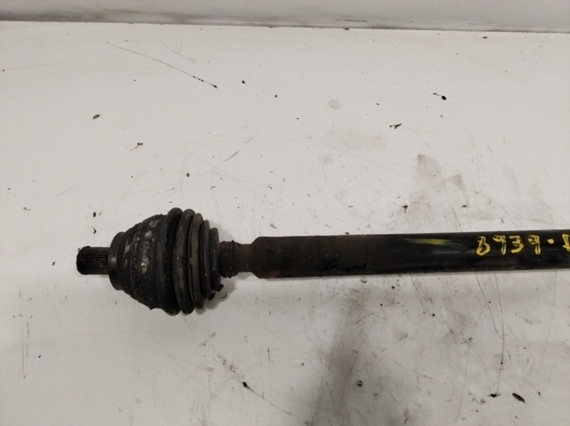 Półoś napędowa przednia prawa 1K0407272GM VAG