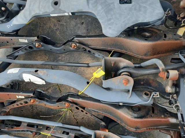 Korpus osi tylnej 1K0505315BM VAG