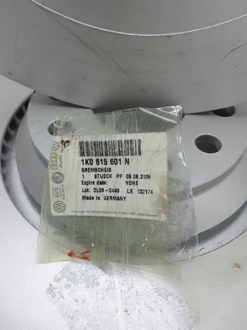 Tarcza hamulcowa tylna 1K0615601N VAG