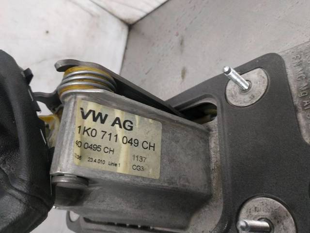Mechanizm zmiany biegów (cięgno) 1K0711049CH VAG