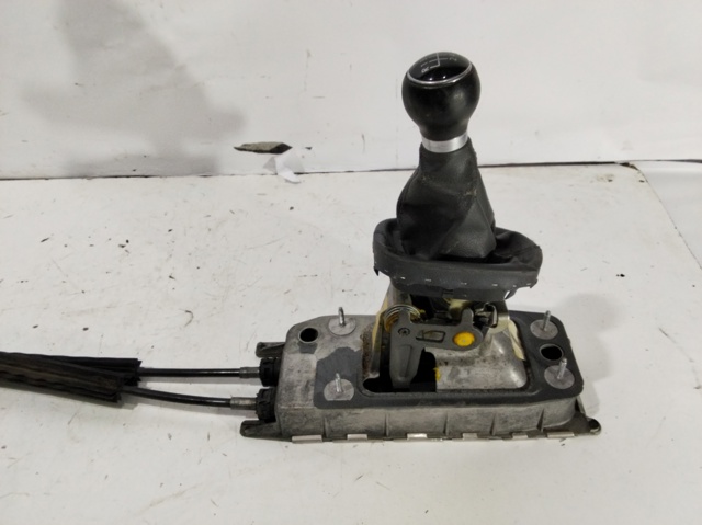 Mechanizm zmiany biegów (cięgno) 1K0711061A VAG