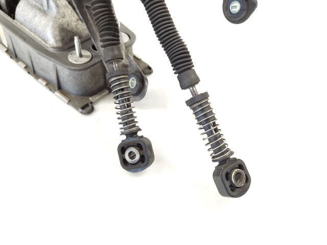 Mechanizm zmiany biegów (cięgno) 1K0711061A VAG