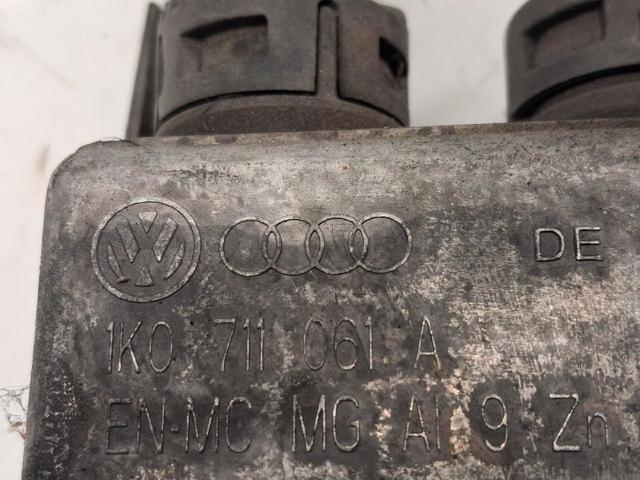 Mechanizm zmiany biegów (cięgno) 1K0711061A VAG