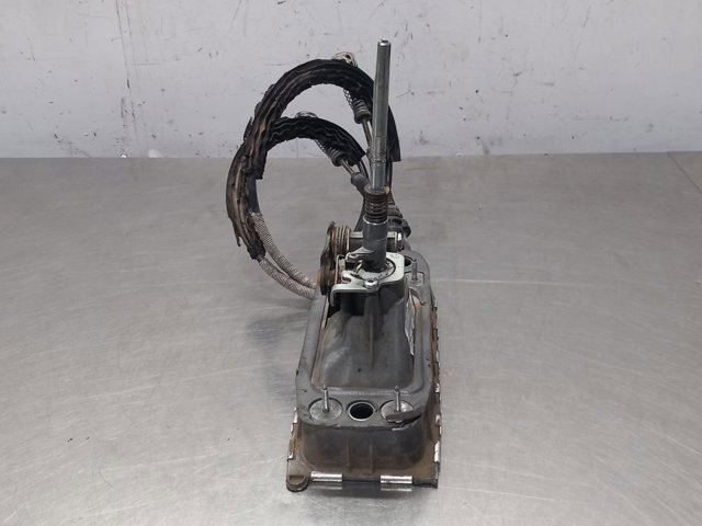 Mechanizm zmiany biegów (cięgno) 1K0711061A VAG