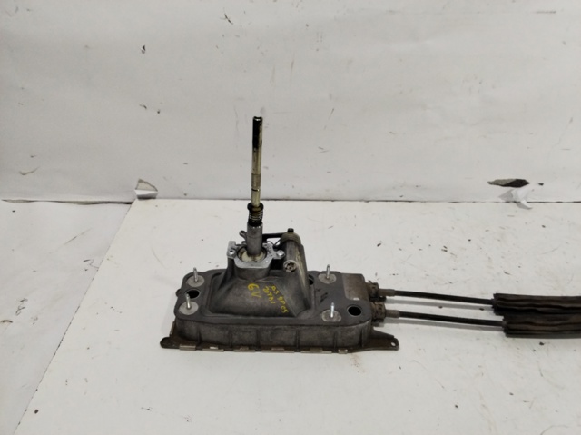 Mechanizm zmiany biegów (cięgno) 1K0711061A VAG