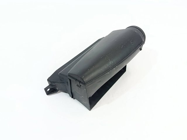 Wlot powietrza do filtra powietrza Volkswagen Passat 362