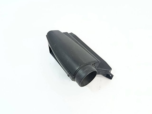 Wlot powietrza do filtra powietrza Volkswagen Passat 362