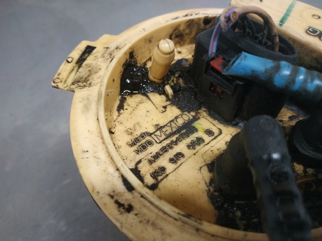 Moduł pompy paliwowej z czujnikiem poziomu paliwa 1K0919050D VAG