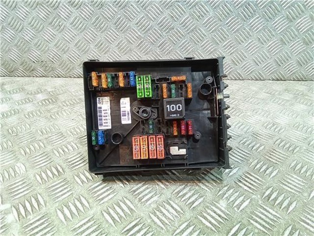 Skrzynka bezpieczników 1K0937125A VAG