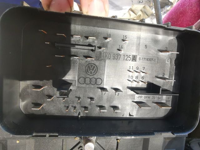 Skrzynka bezpieczników 1K0937125A VAG