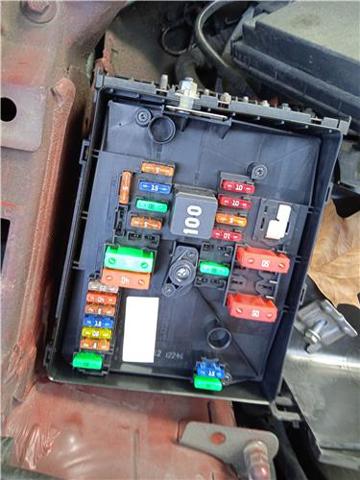 Skrzynka bezpieczników 1K0937125D VAG