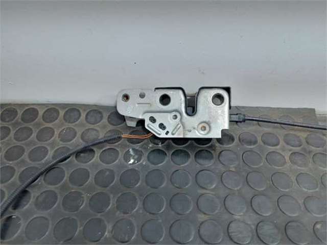 Zamek maski 1K1823509E PORSCHE