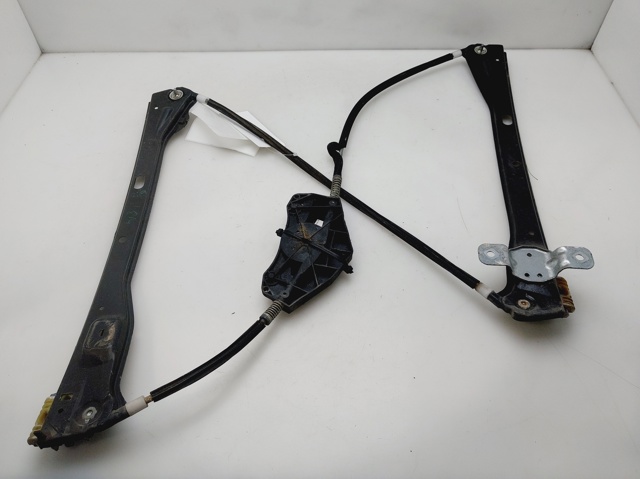 Mechanizm podnoszenia szyby drzwi przednich prawych 1K4837462B VAG