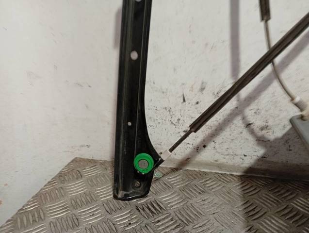 Mechanizm podnoszenia szyby drzwi przednich prawych 1K4837462B VAG