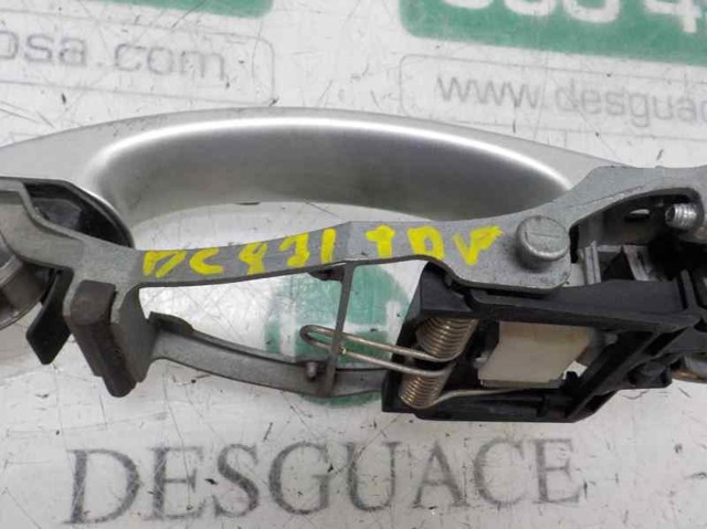 Klamka drzwi tylnych zewnętrzna 1K5837205GRU VAG