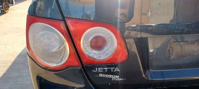 Lampa zespolona tylna lewa wewnętrzna 1K5945093 VAG