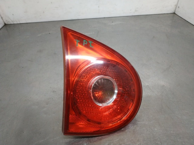 Lampa zespolona tylna lewa wewnętrzna 1K6945093G VAG