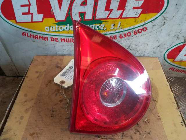 Lampa zespolona tylna lewa zewnętrzna 1K6945095AA VAG