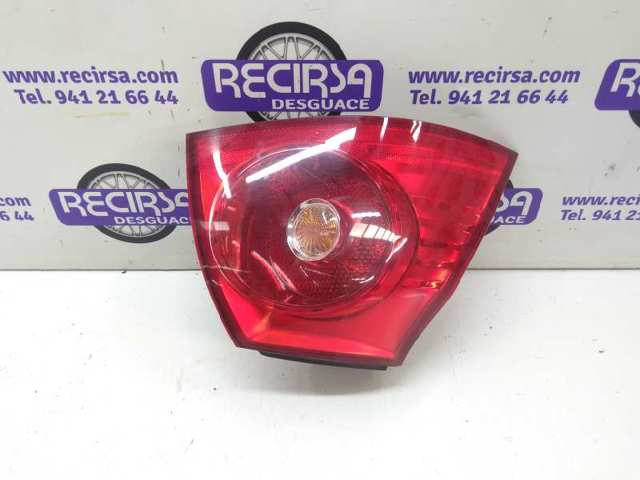 Lampa zespolona tylna lewa zewnętrzna 1K6945095Q VAG