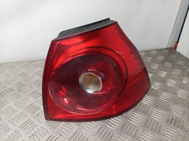 Lampa zespolona tylna prawa zewnętrzna 1K6945096AC VAG