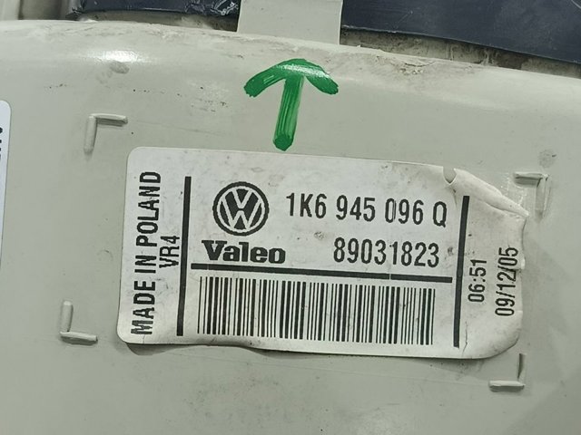 Lampa zespolona tylna prawa zewnętrzna 1K6945096Q VAG