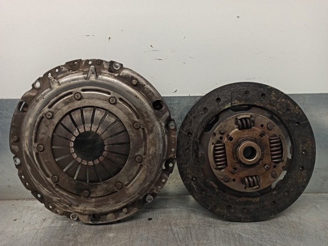 Zestaw sprzęgła (3 części) 1L0198004 VAG