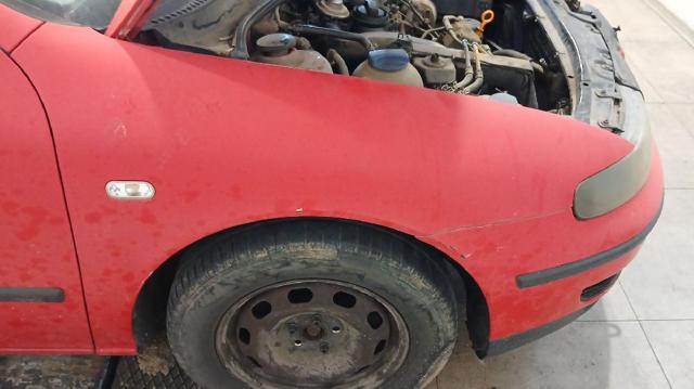 Błotnik przedni prawy 1M0821022 VAG