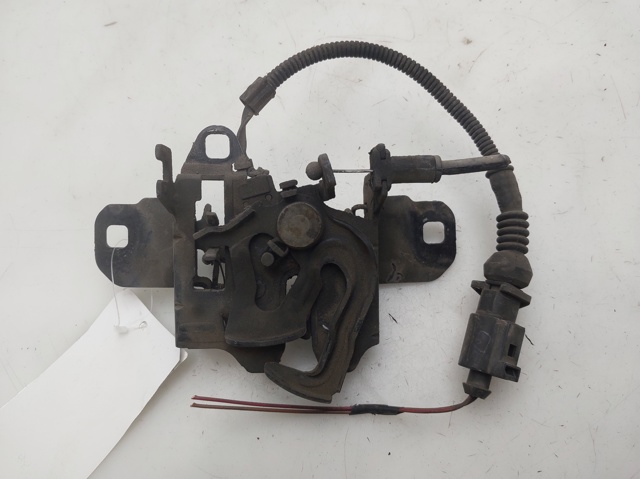 Kupić Zamek maski Seat Leon 1M1 w dobrej cenie